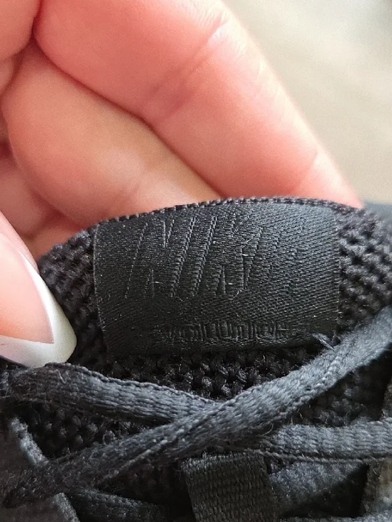 Nike Women's All-Black Lightweight Athletic Sneakers - Picture 5 of 7